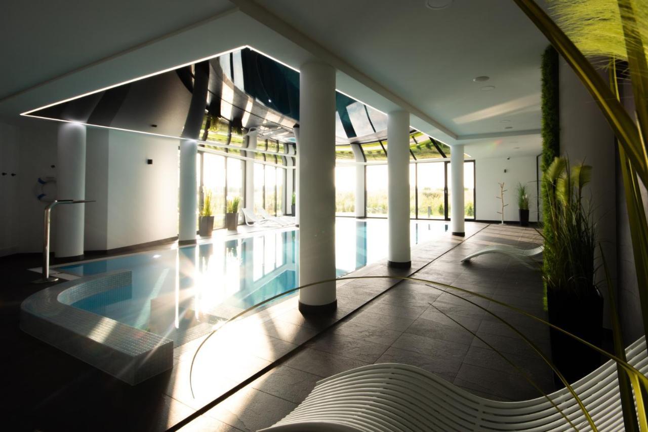 Westin House Resort Apartementy Premium โควอบเซก ภายนอก รูปภาพ