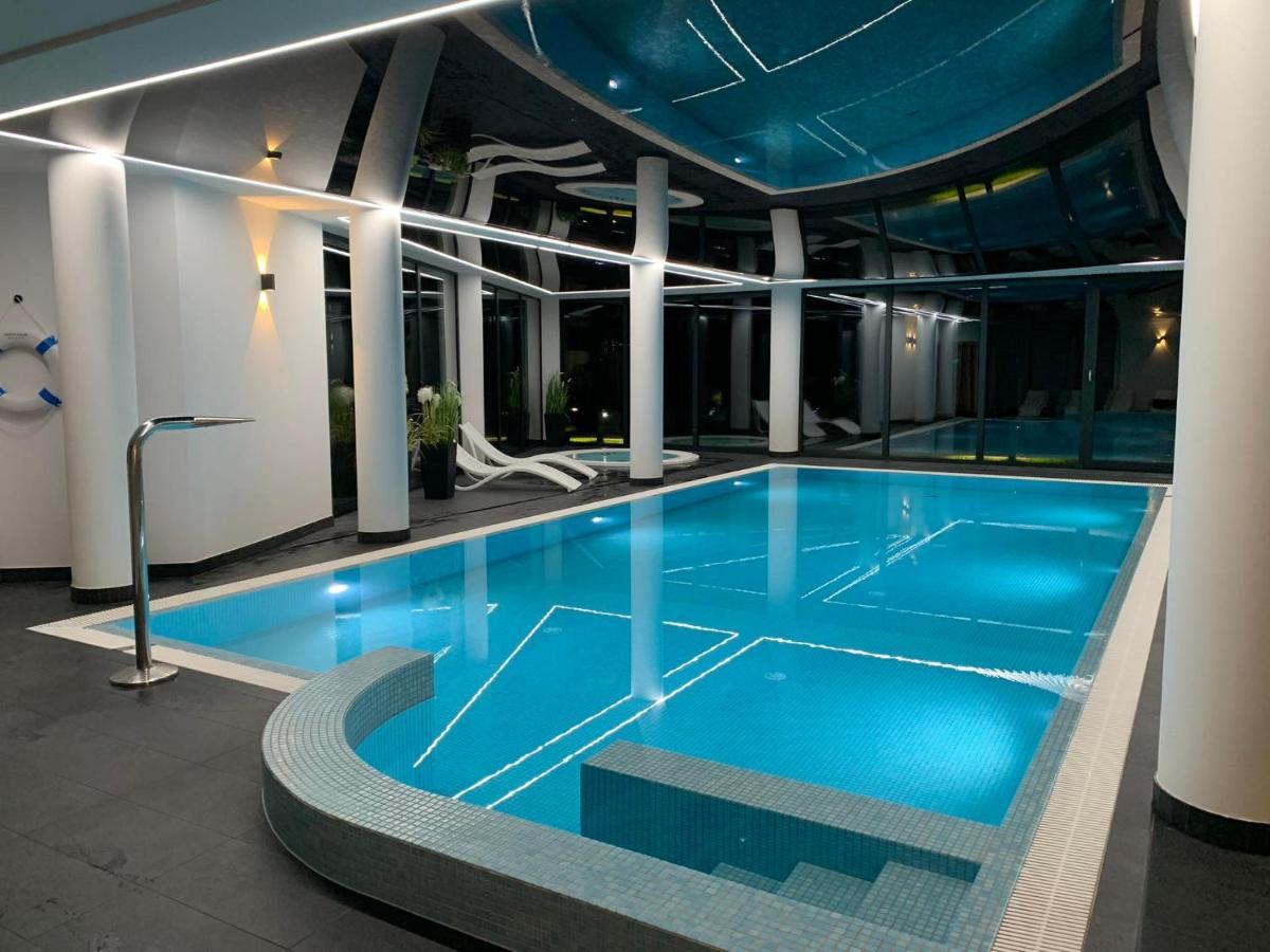 Westin House Resort Apartementy Premium โควอบเซก ภายนอก รูปภาพ